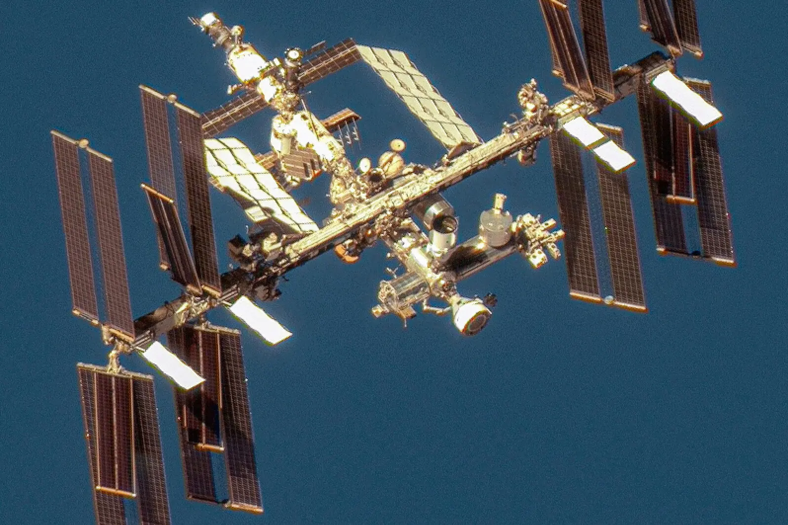 Затримка повернення астронавтів: як дефект батарей SpaceX змусив NASA продовжити перебування на МКС